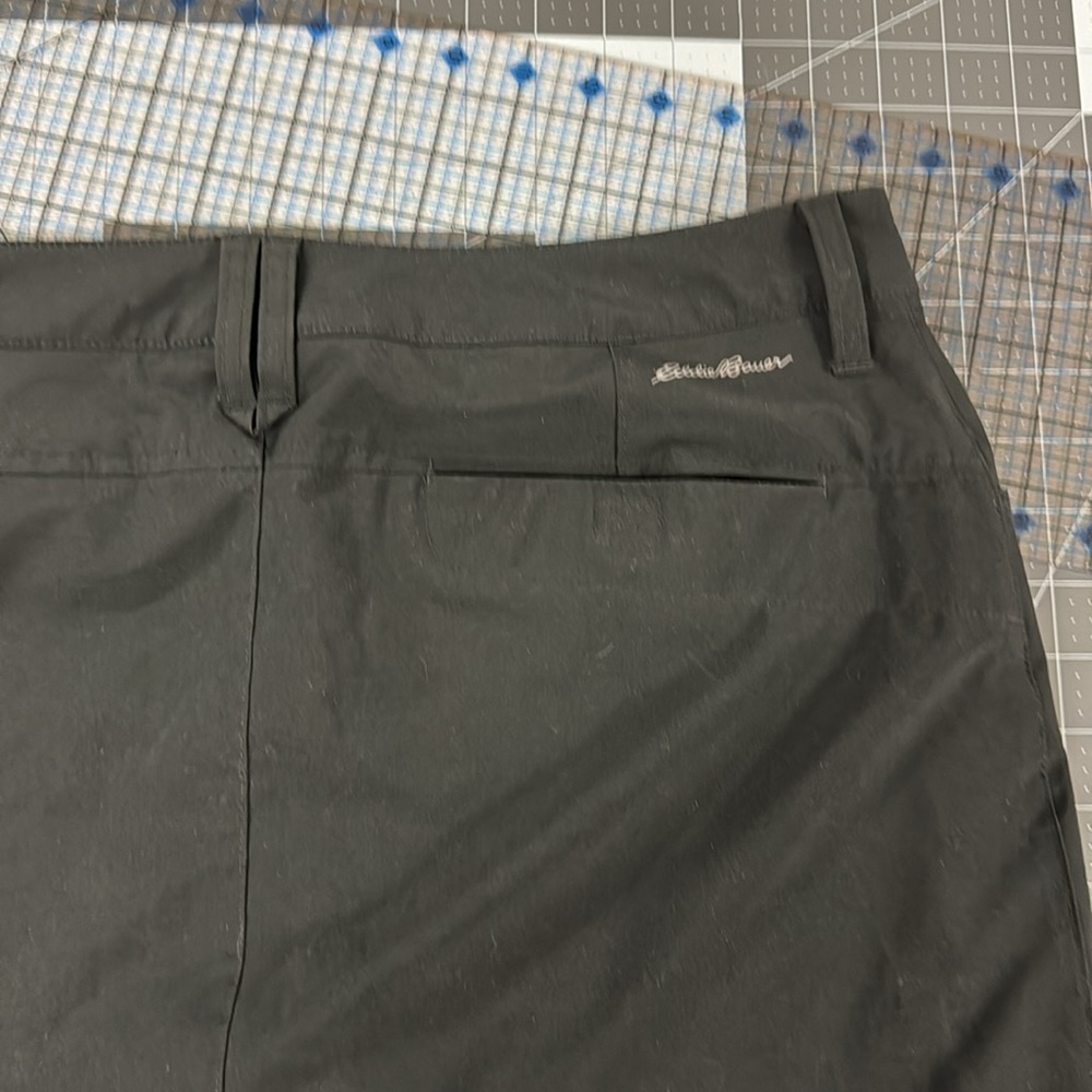 EUC Eddie Bauer Cargo Pocket Skirt in Black - Picture 4 of 8
